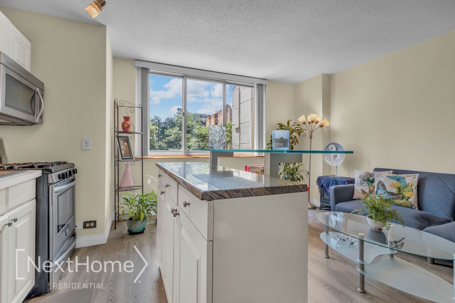 345 East 93rd Street #2E, New York, NY 10128