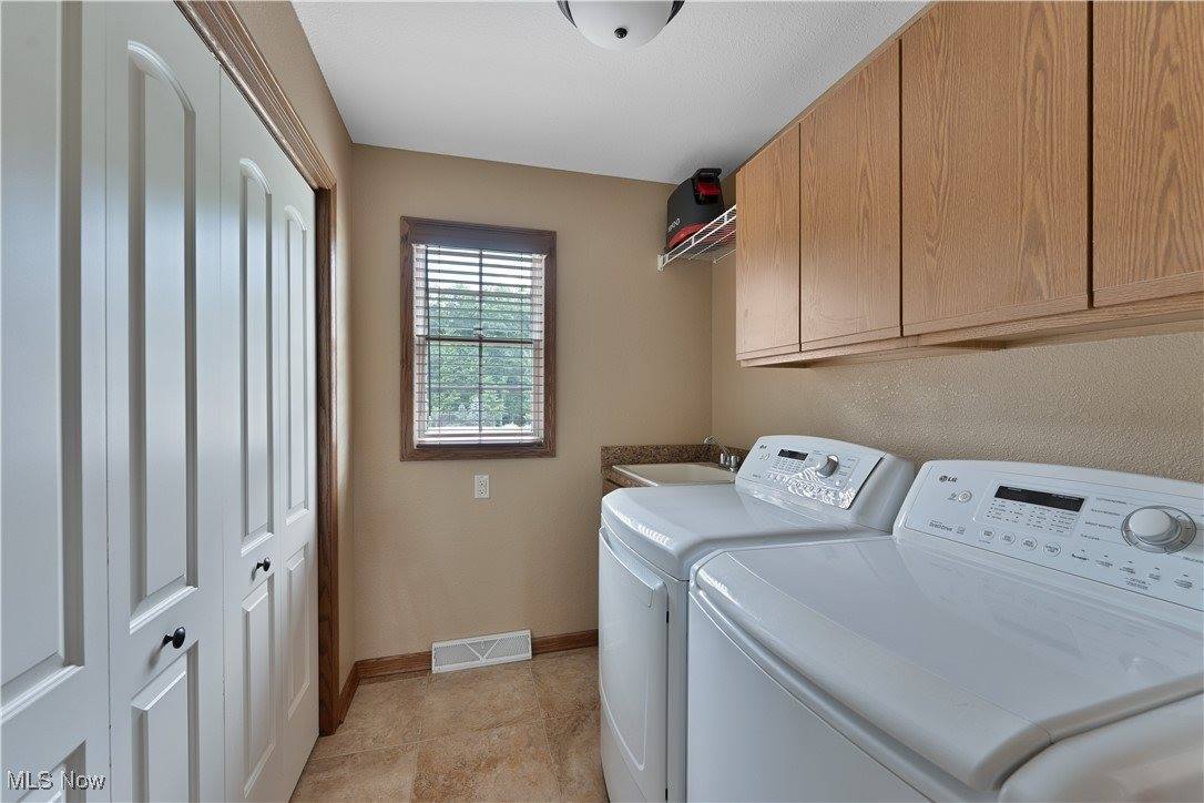 4053 Thats Life Lane, Canfield, OH 44406