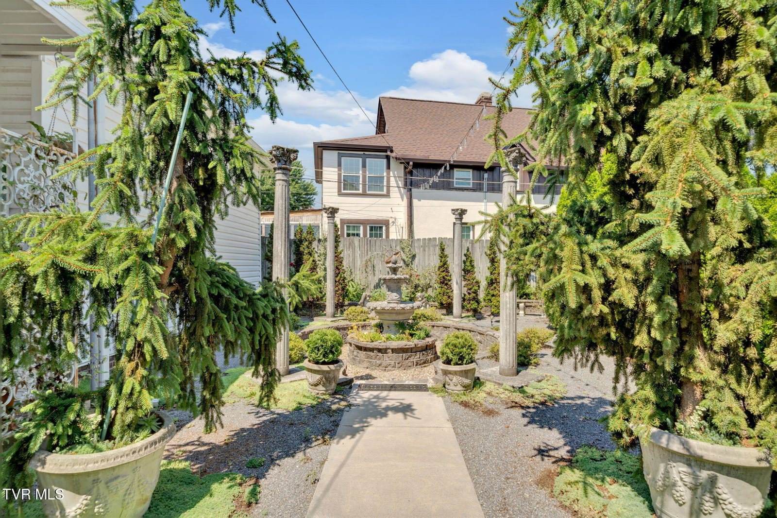 201 West Wanola Avenue, Kingsport, TN 37660