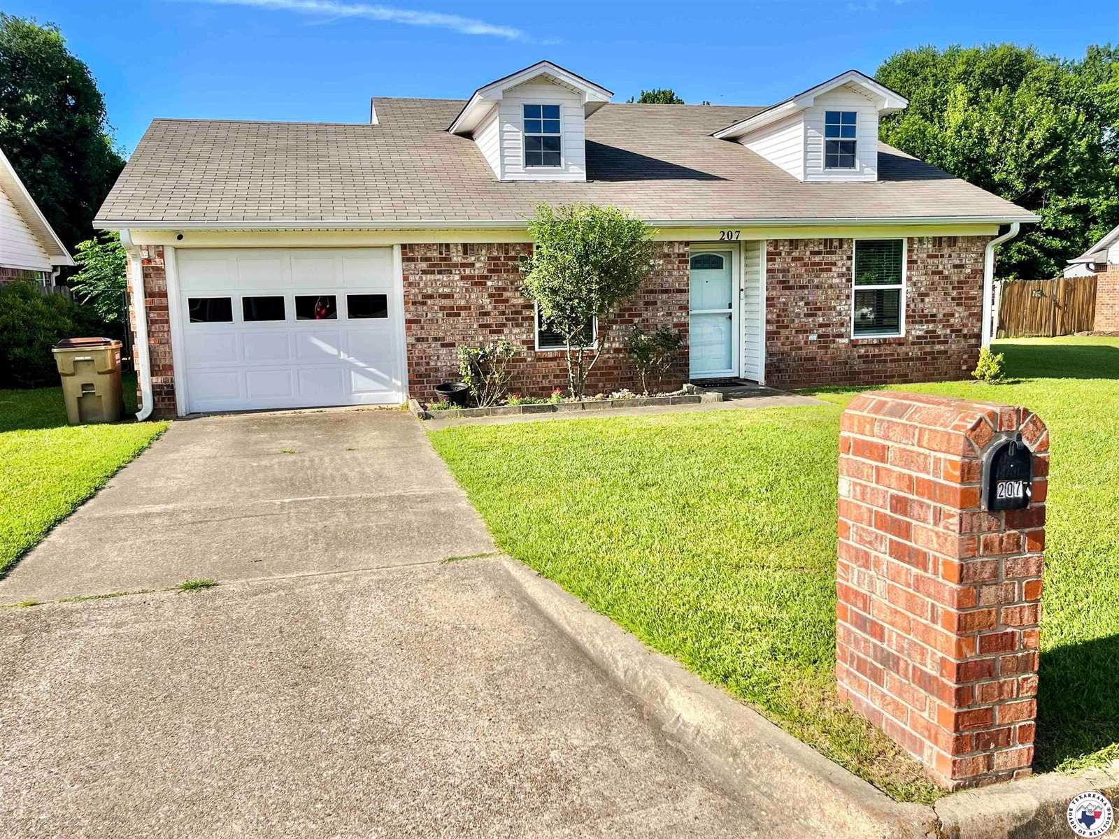 207 Wilder Drive, Hooks, TX 75561