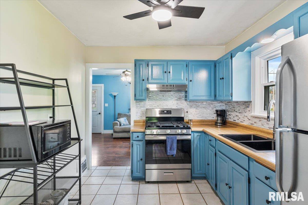 109 West 19TH Avenue, Coal Valley, IL 61240