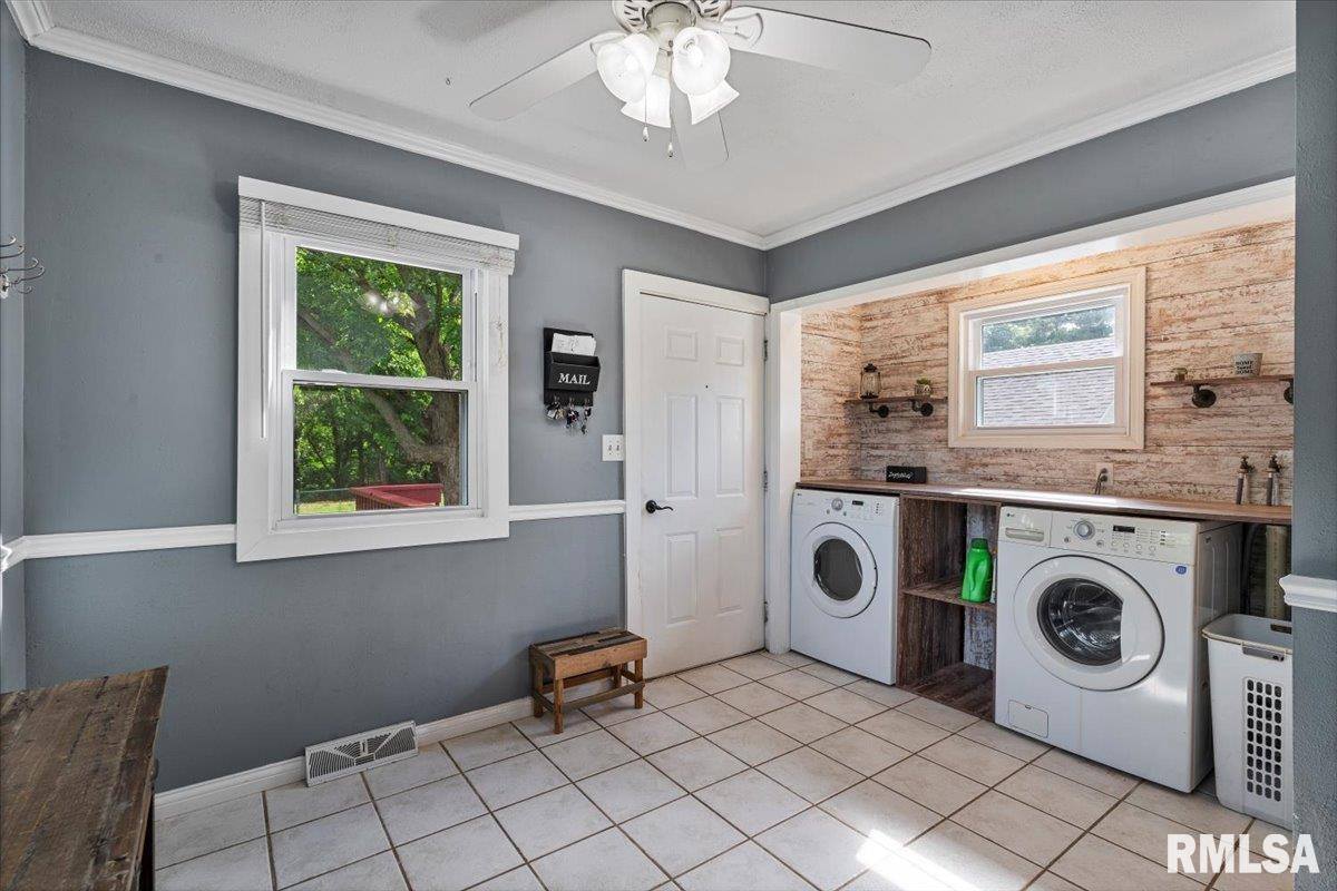 109 West 19TH Avenue, Coal Valley, IL 61240