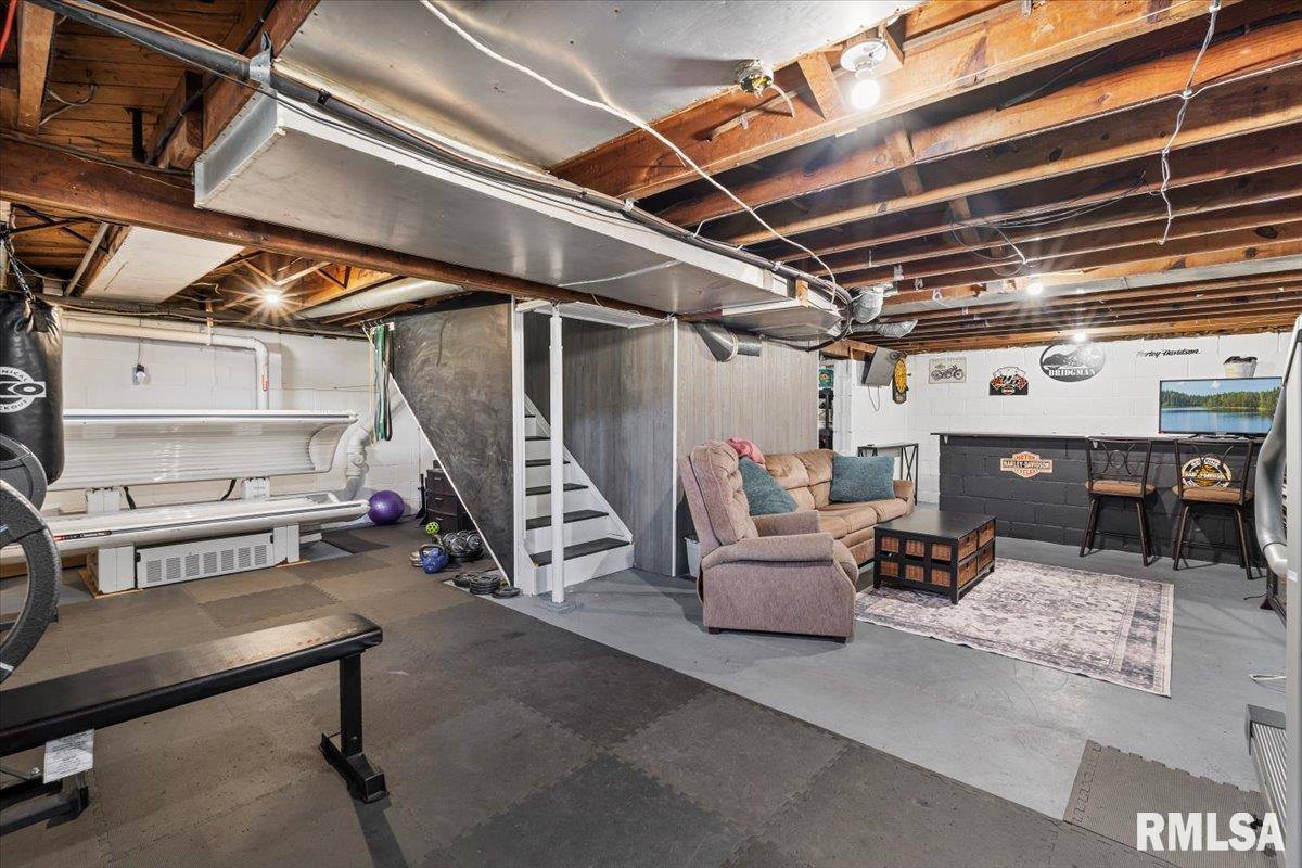 109 West 19TH Avenue, Coal Valley, IL 61240