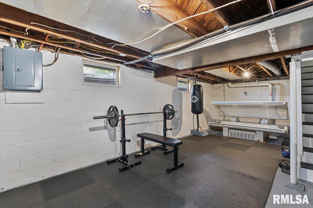 109 West 19TH Avenue, Coal Valley, IL 61240