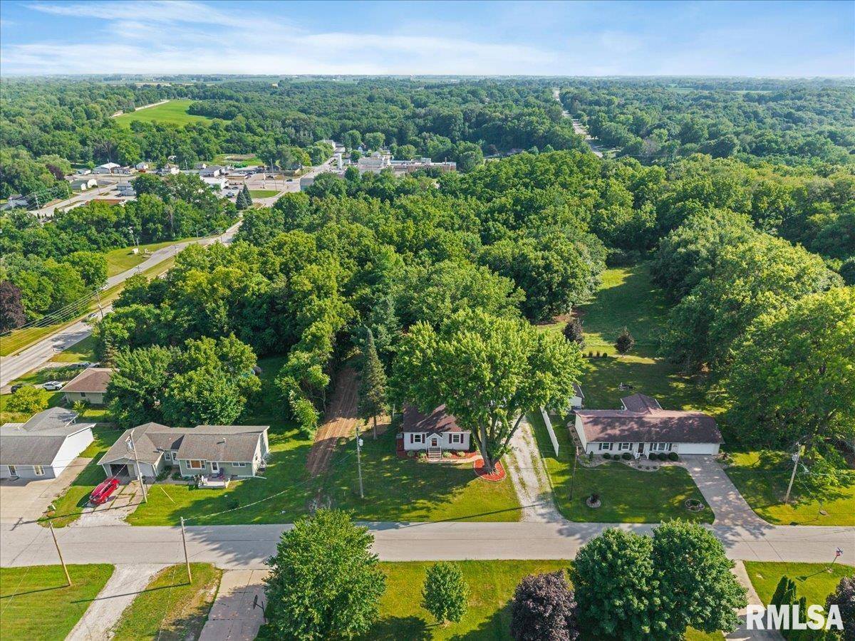 109 West 19TH Avenue, Coal Valley, IL 61240