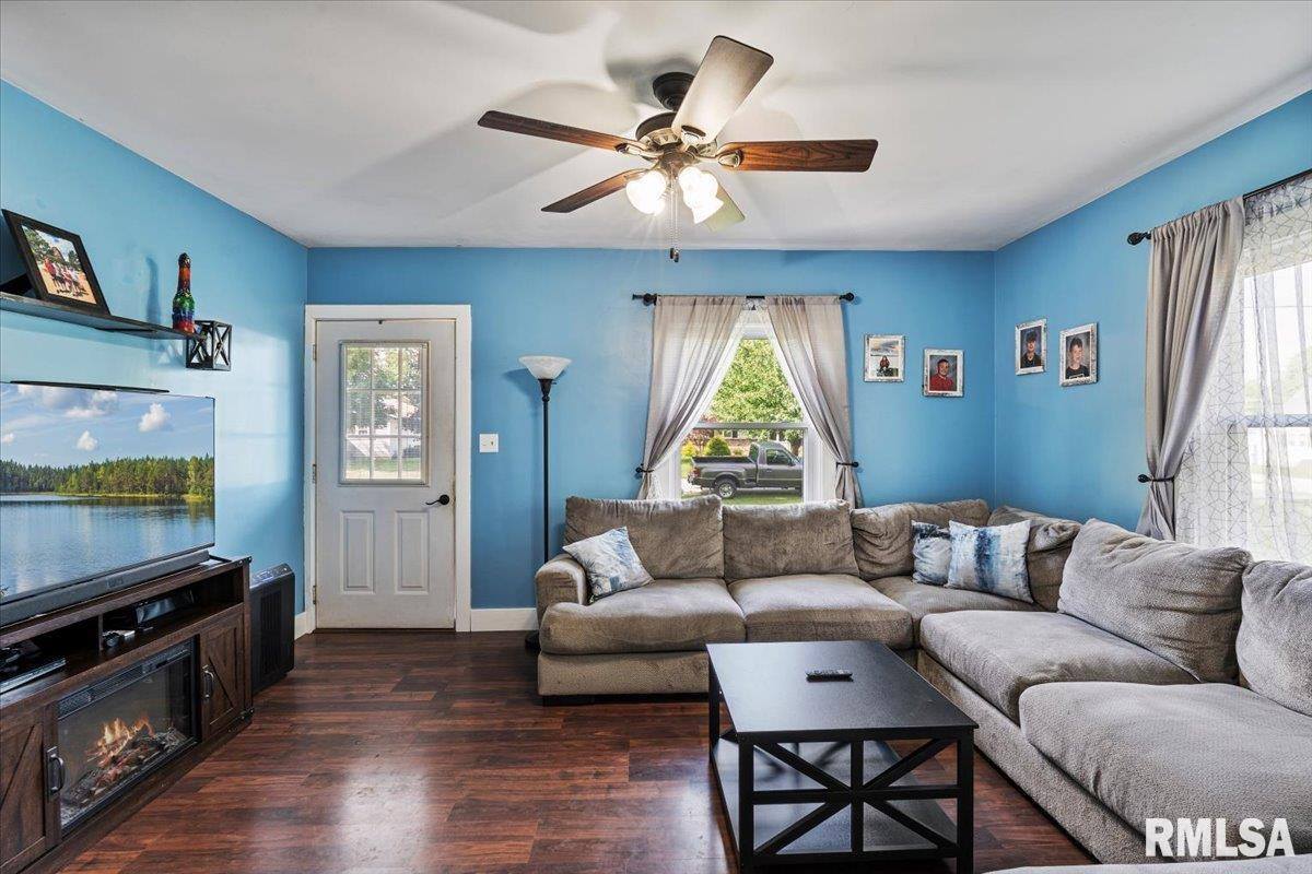 109 West 19TH Avenue, Coal Valley, IL 61240