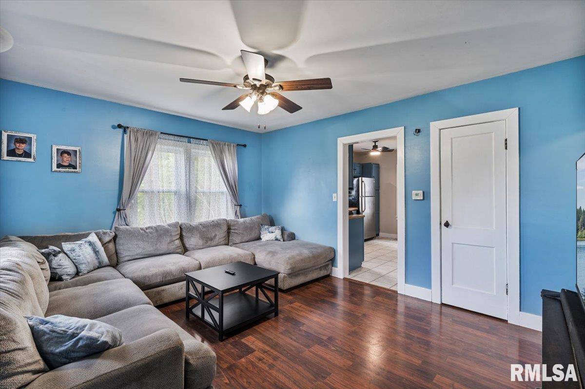 109 West 19TH Avenue, Coal Valley, IL 61240