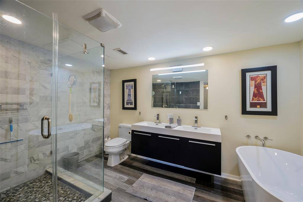 2946 Woodcroft Circle, Carrollton, TX 75006