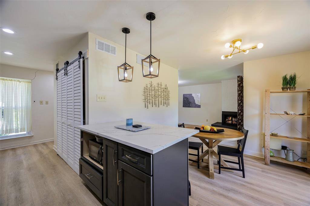 2946 Woodcroft Circle, Carrollton, TX 75006