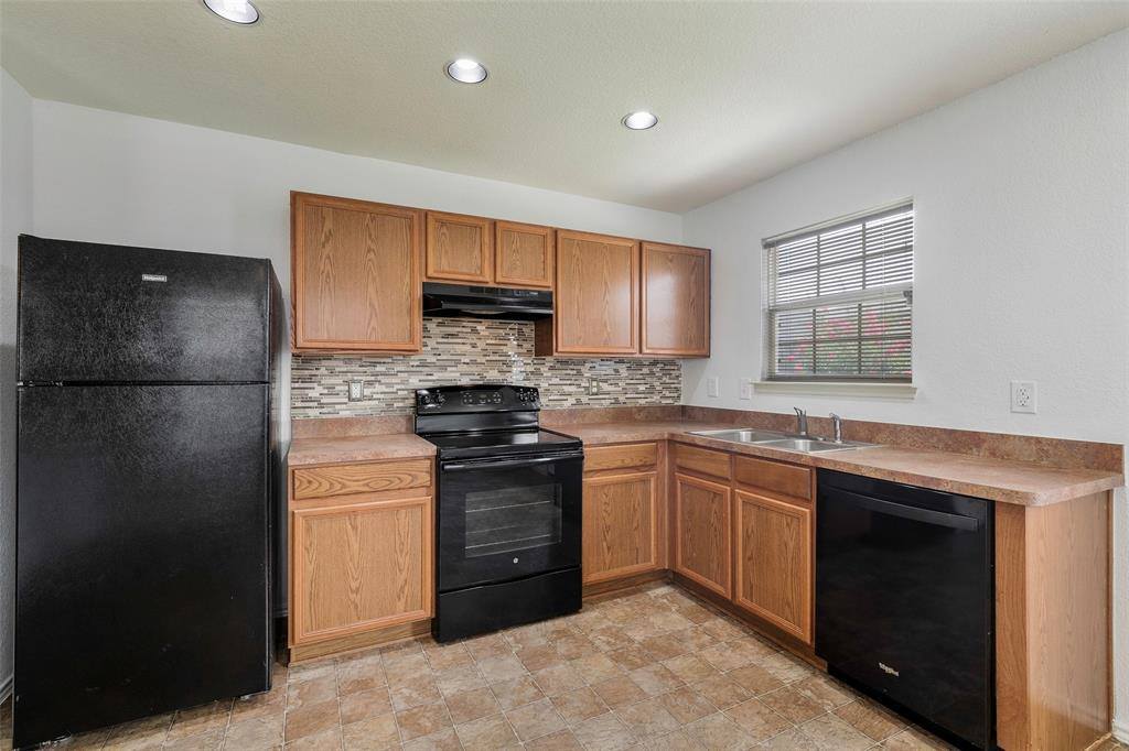 8028 Sartain Drive, Fort Worth, TX 76120