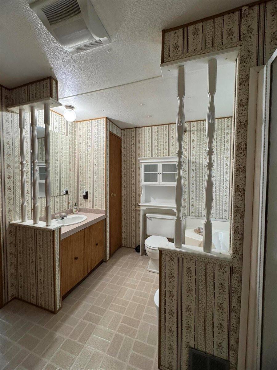 608 Abbott Road, Winslow, ME 04901