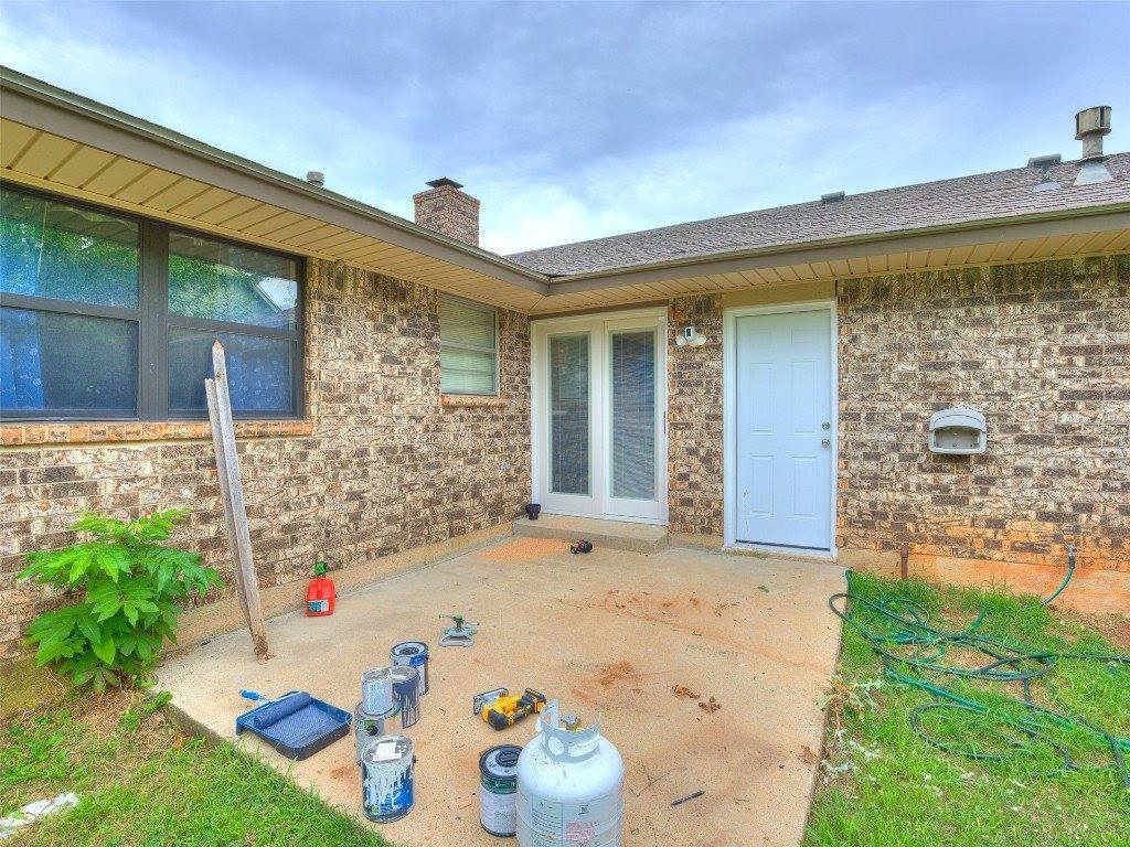 108 South Bouziden Drive, Moore, OK 73160