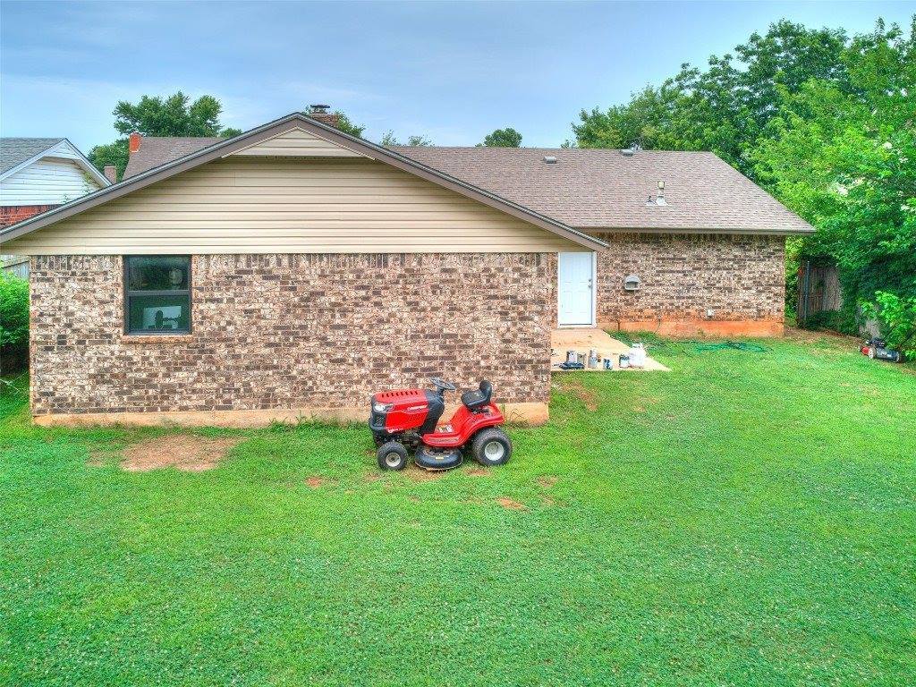 108 South Bouziden Drive, Moore, OK 73160