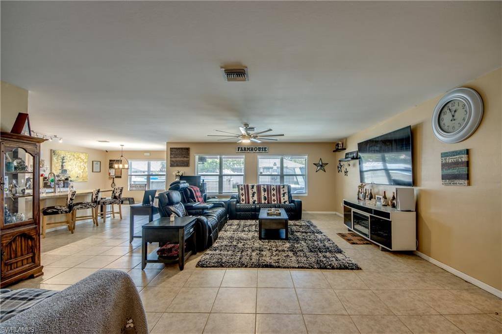 1817 SW 3rd Ave, Cape Coral, FL 33991