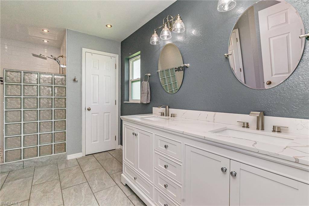 104 NW 11th St, Cape Coral, FL 33993