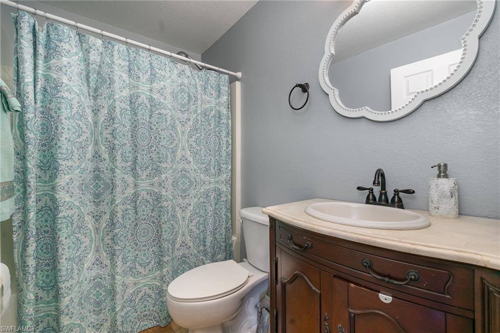 104 NW 11th St, Cape Coral, FL 33993