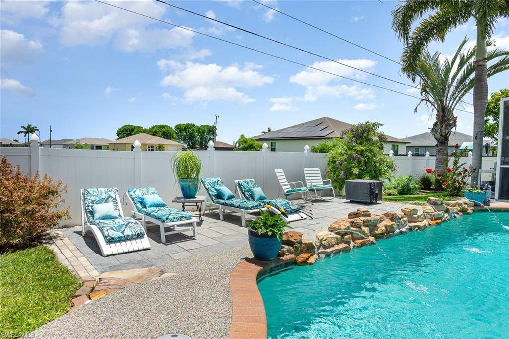 104 NW 11th St, Cape Coral, FL 33993