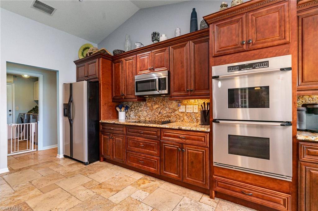 104 NW 11th St, Cape Coral, FL 33993