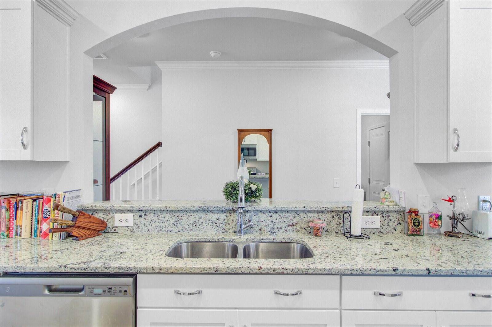 105 Guernsey Lane, Summerville, SC 29483