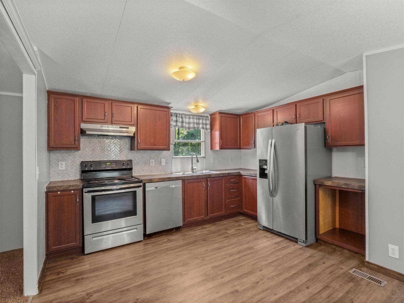 7890 LA-8, Leesville, LA 71446