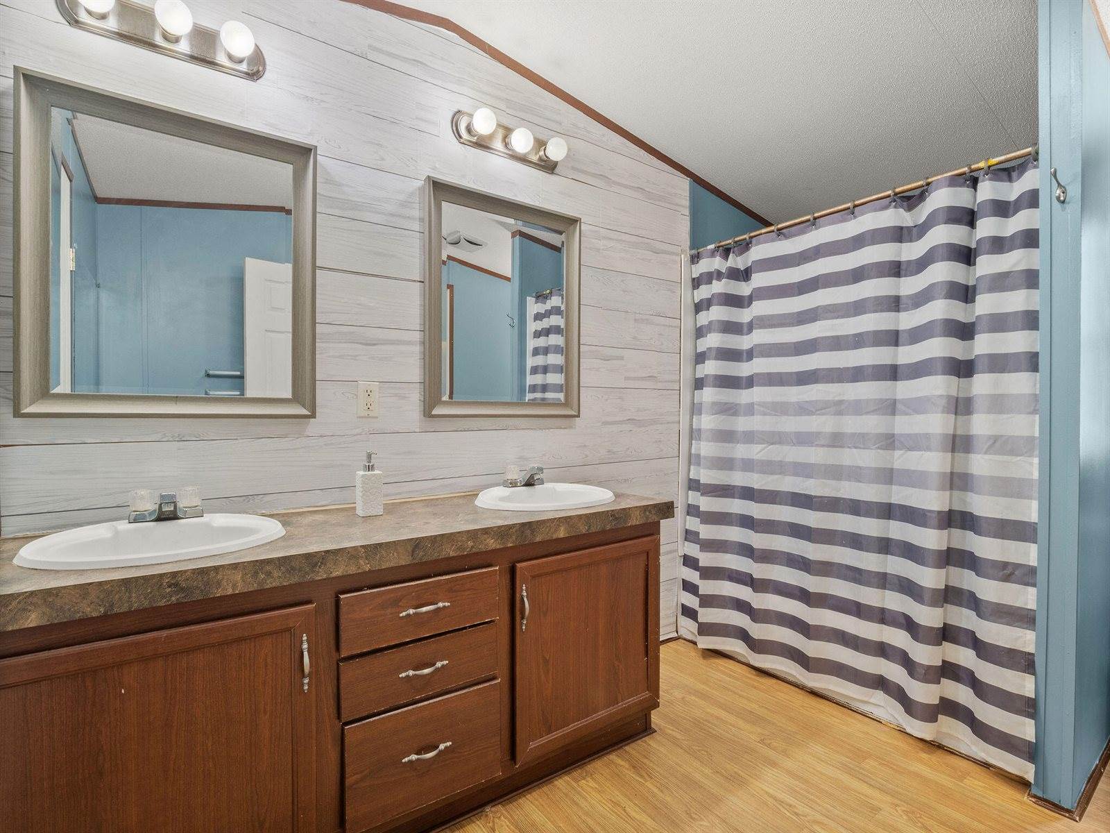 7890 LA-8, Leesville, LA 71446