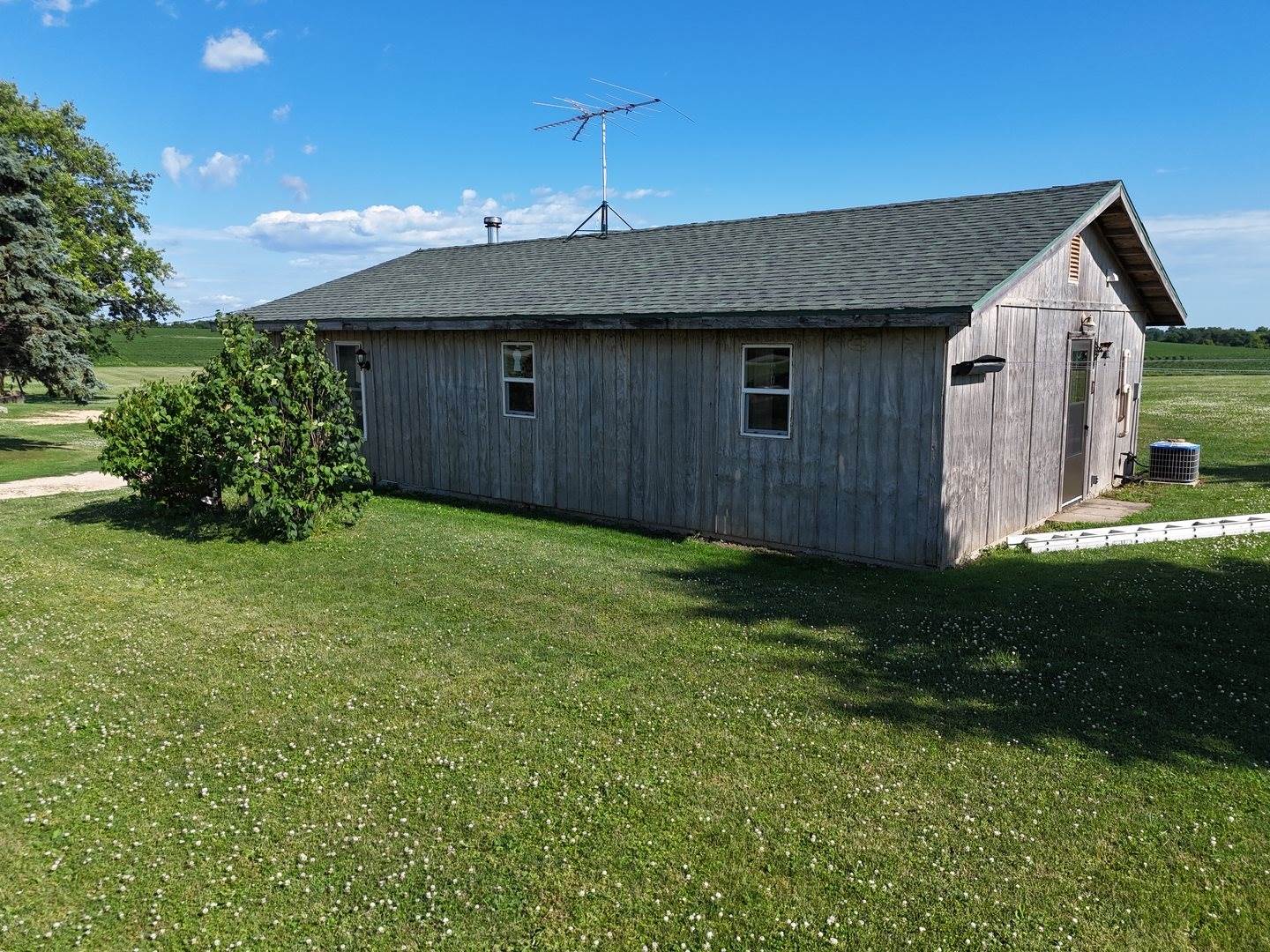 3971 East Rock Grove Road, Orangeville, IL 61060