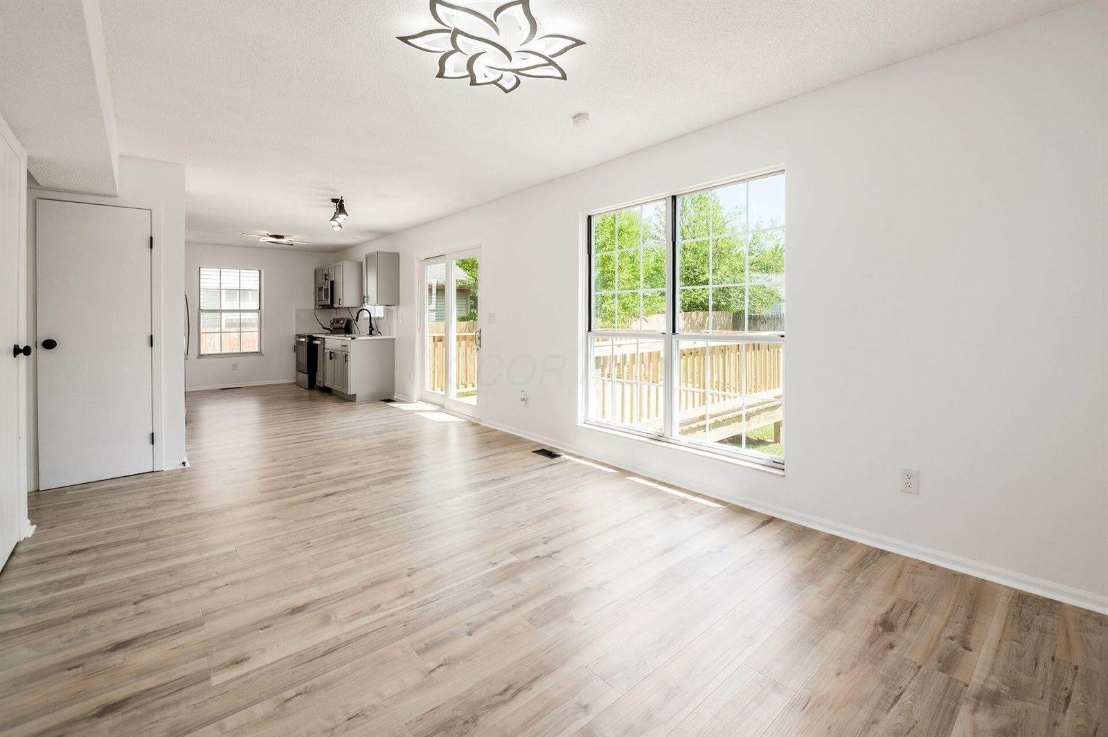 5983 Cape Coral Lane, Hilliard, OH 43026