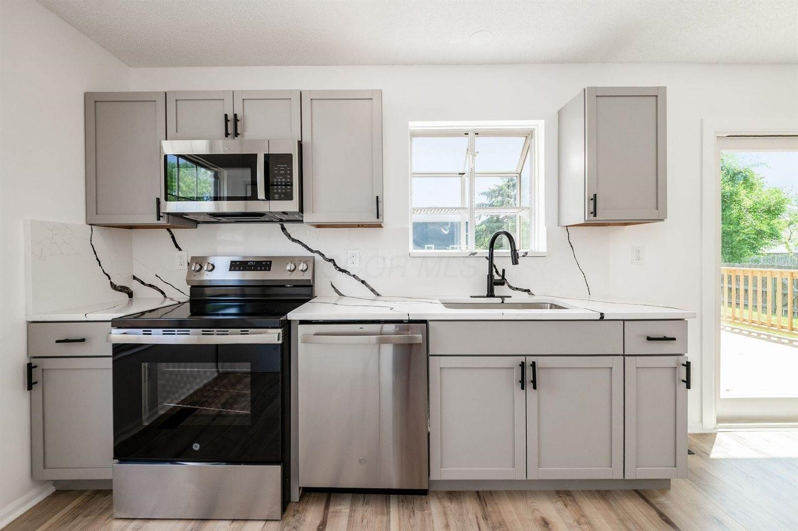 5983 Cape Coral Lane, Hilliard, OH 43026