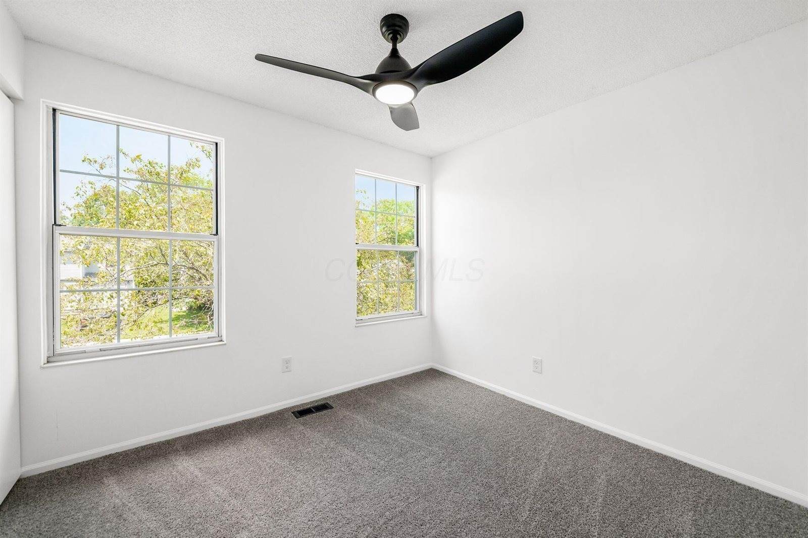 5983 Cape Coral Lane, Hilliard, OH 43026