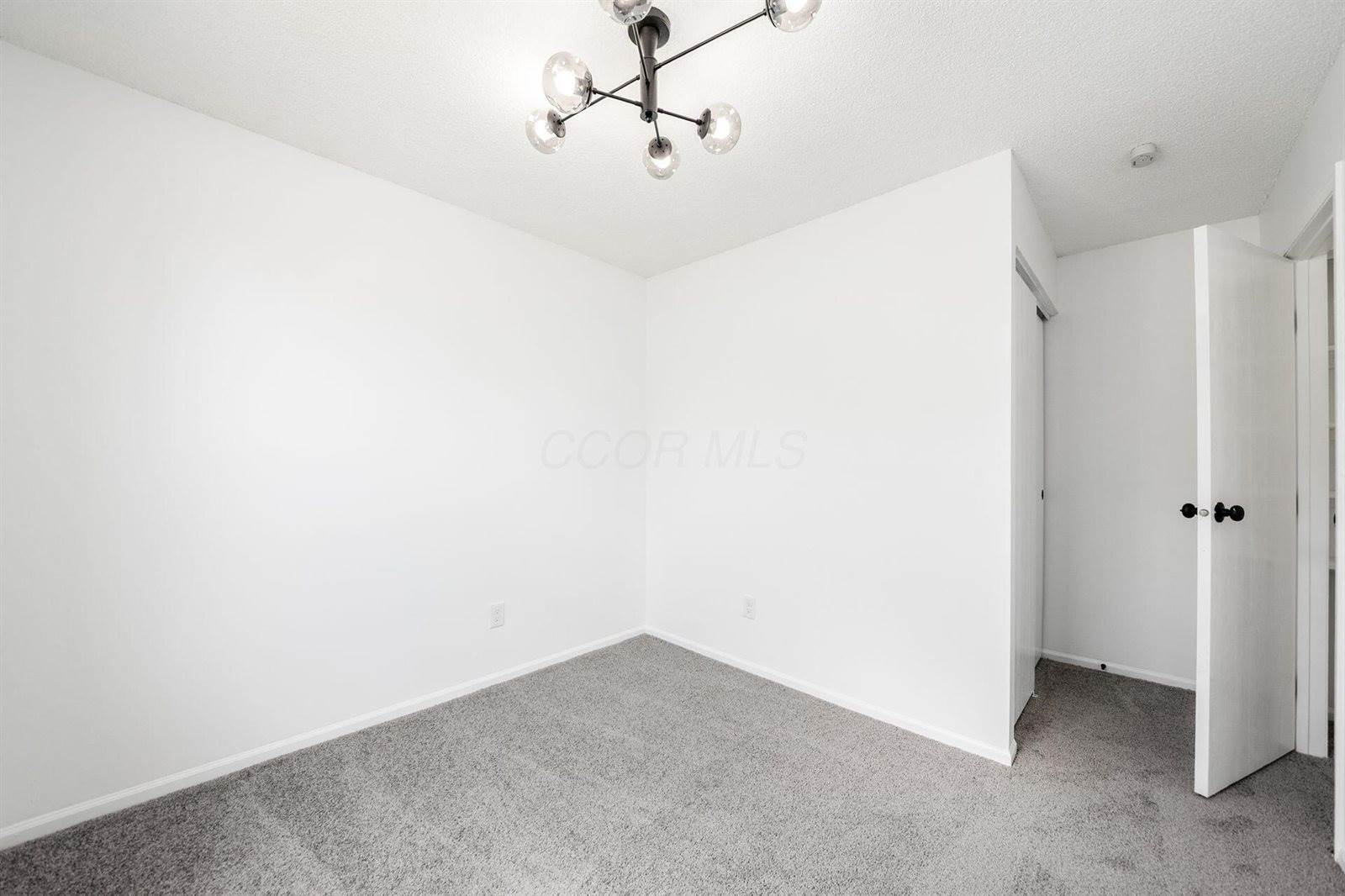 5983 Cape Coral Lane, Hilliard, OH 43026