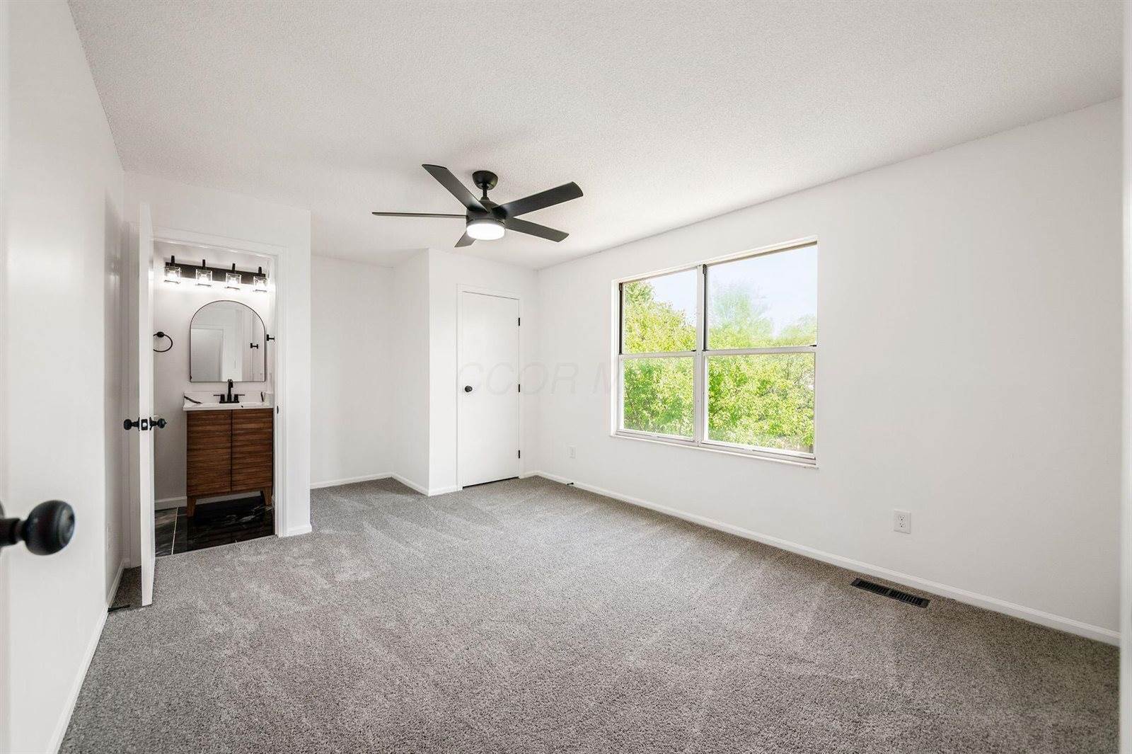 5983 Cape Coral Lane, Hilliard, OH 43026