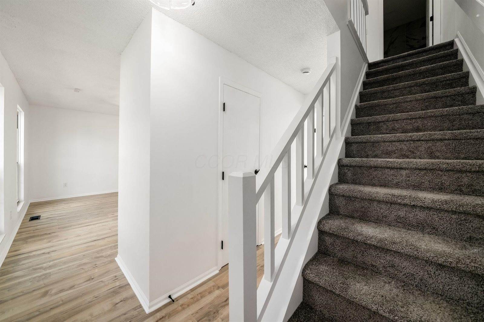 5983 Cape Coral Lane, Hilliard, OH 43026