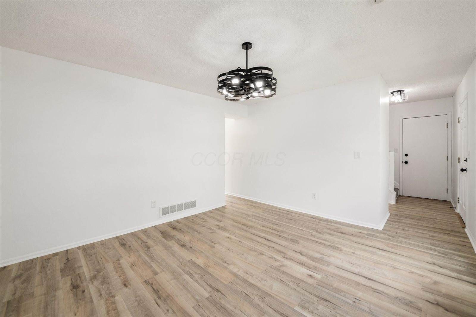 5983 Cape Coral Lane, Hilliard, OH 43026