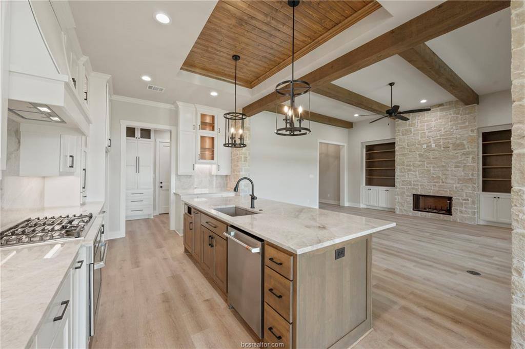 2328 Terrapin Trail, College Station, TX 77845