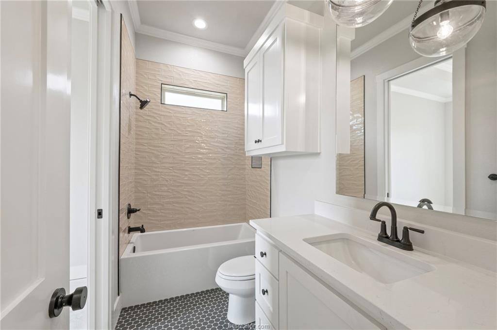 2328 Terrapin Trail, College Station, TX 77845