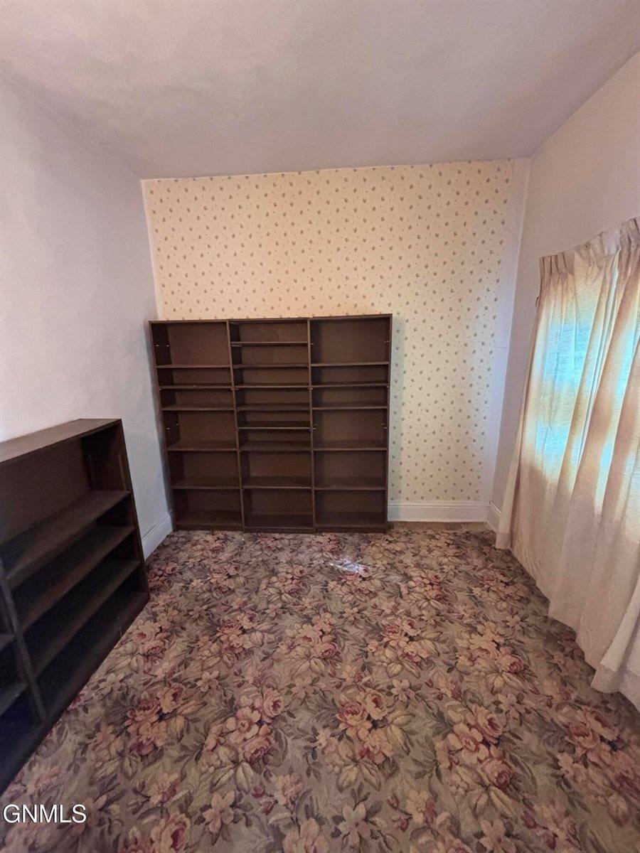 210 7th Street South, New Salem, ND 58563