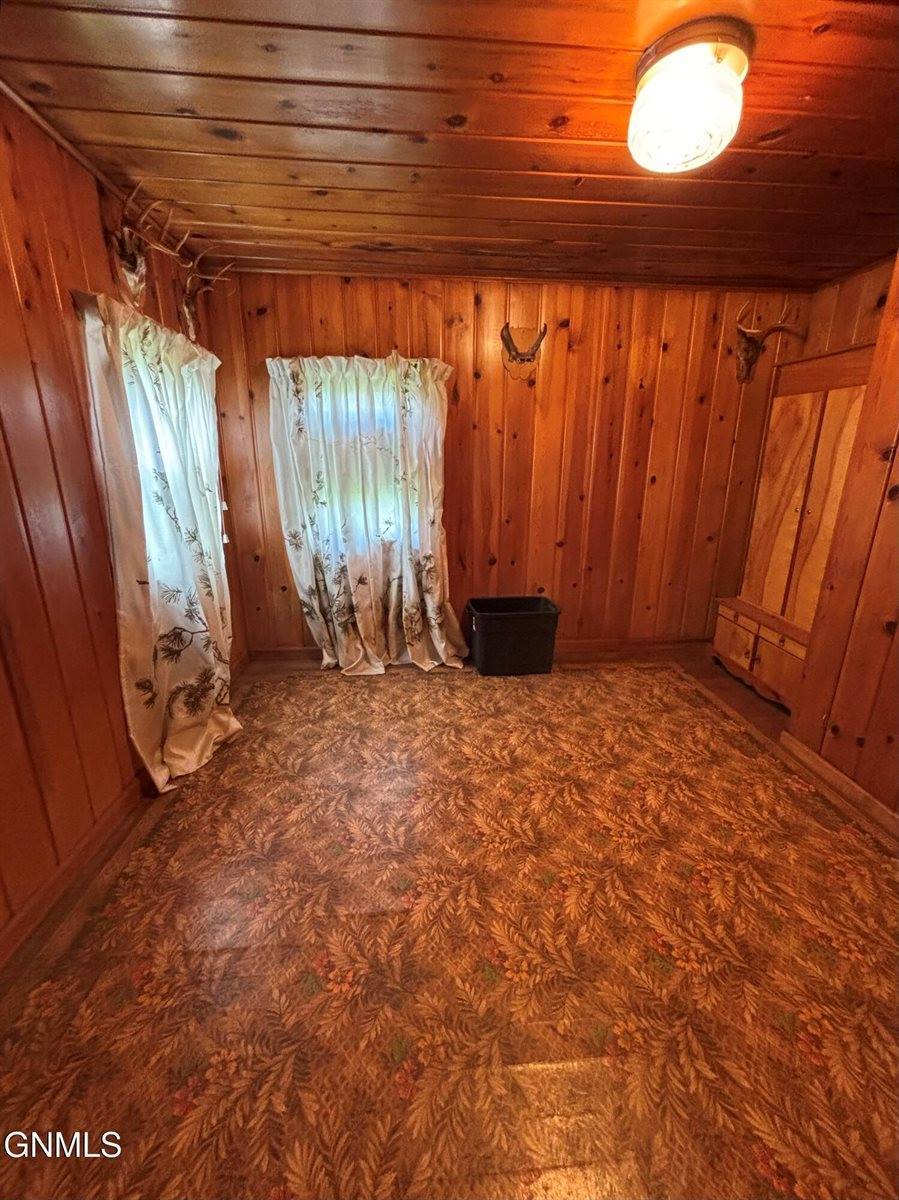 210 7th Street South, New Salem, ND 58563