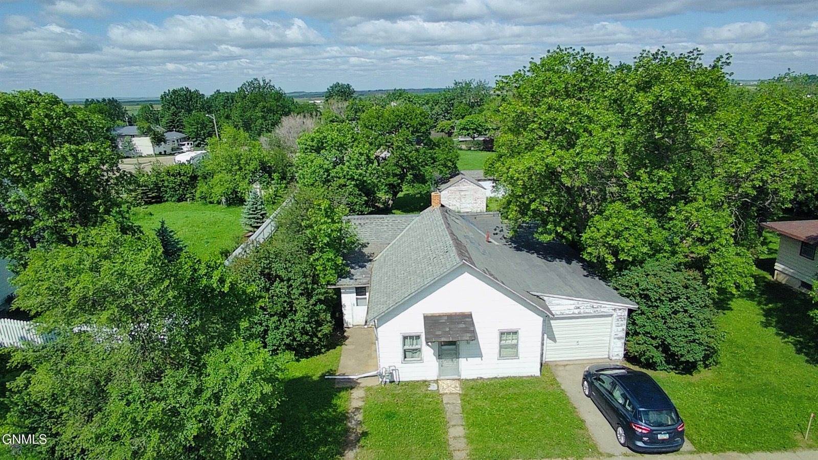 210 7th Street South, New Salem, ND 58563