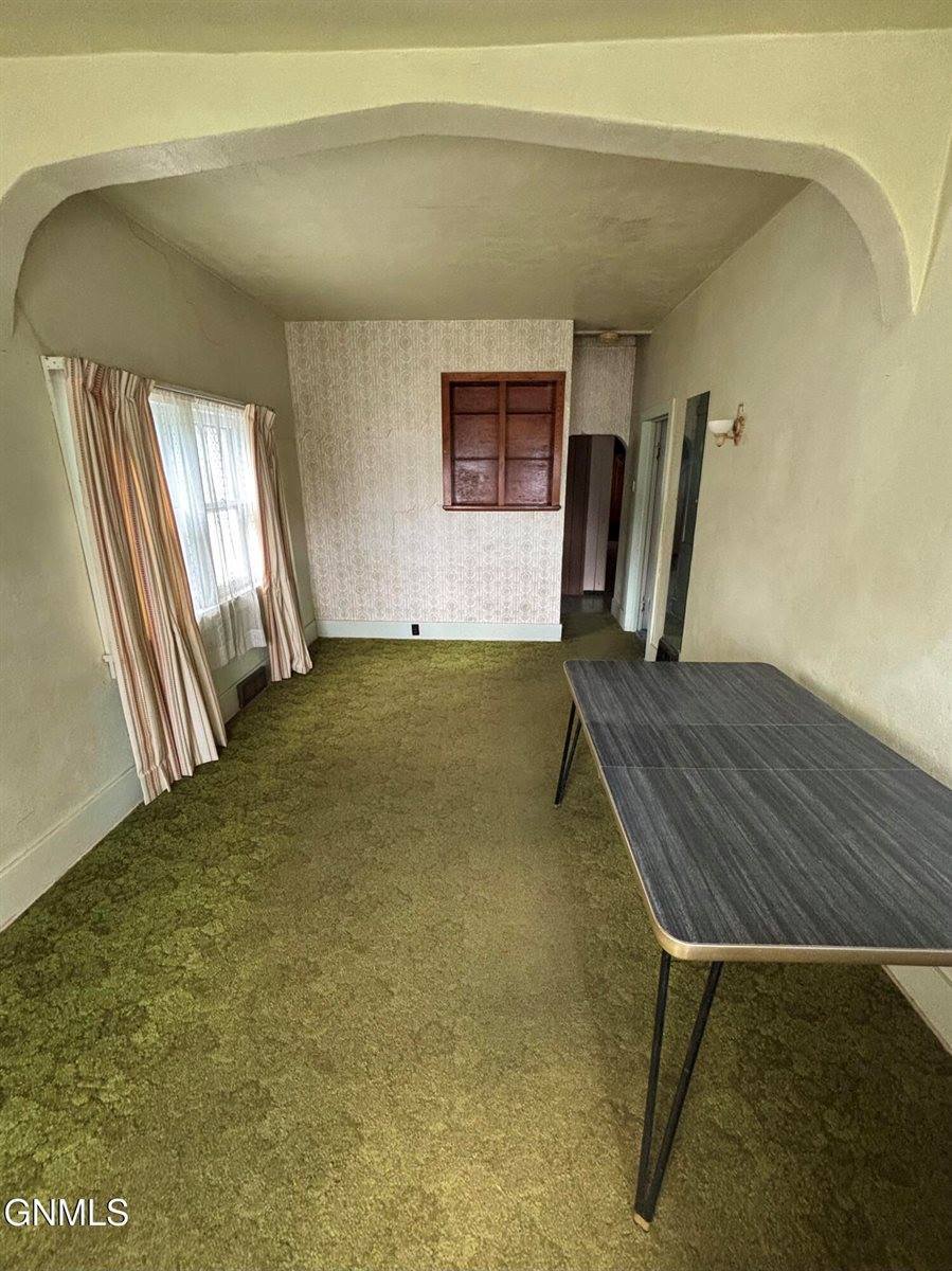 210 7th Street South, New Salem, ND 58563