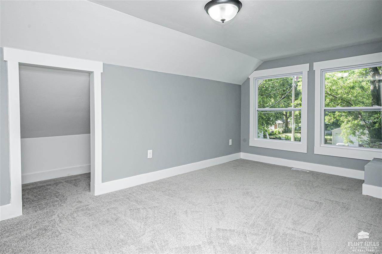 419 Kearney Street, Manhattan, KS 66502