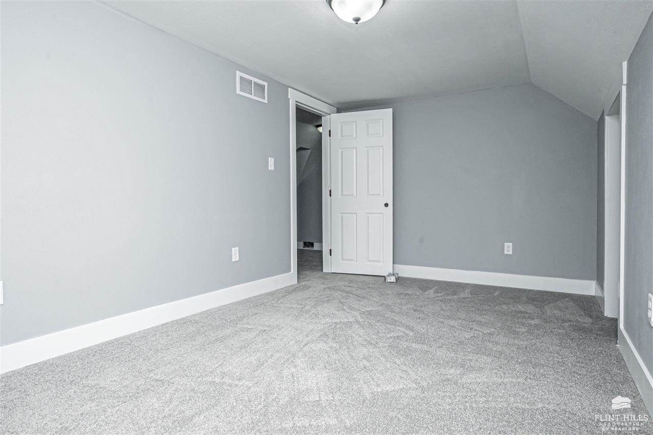 419 Kearney Street, Manhattan, KS 66502