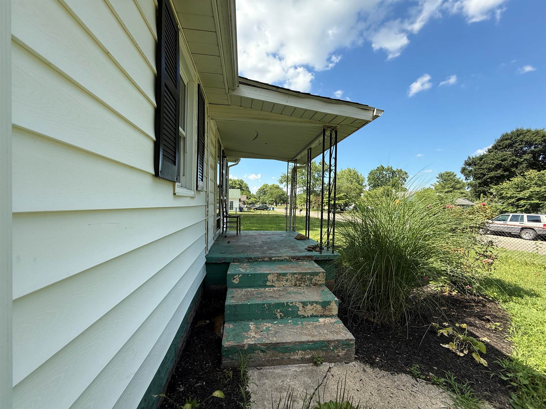 1710 N 28th St, Terre Haute, IN 47804