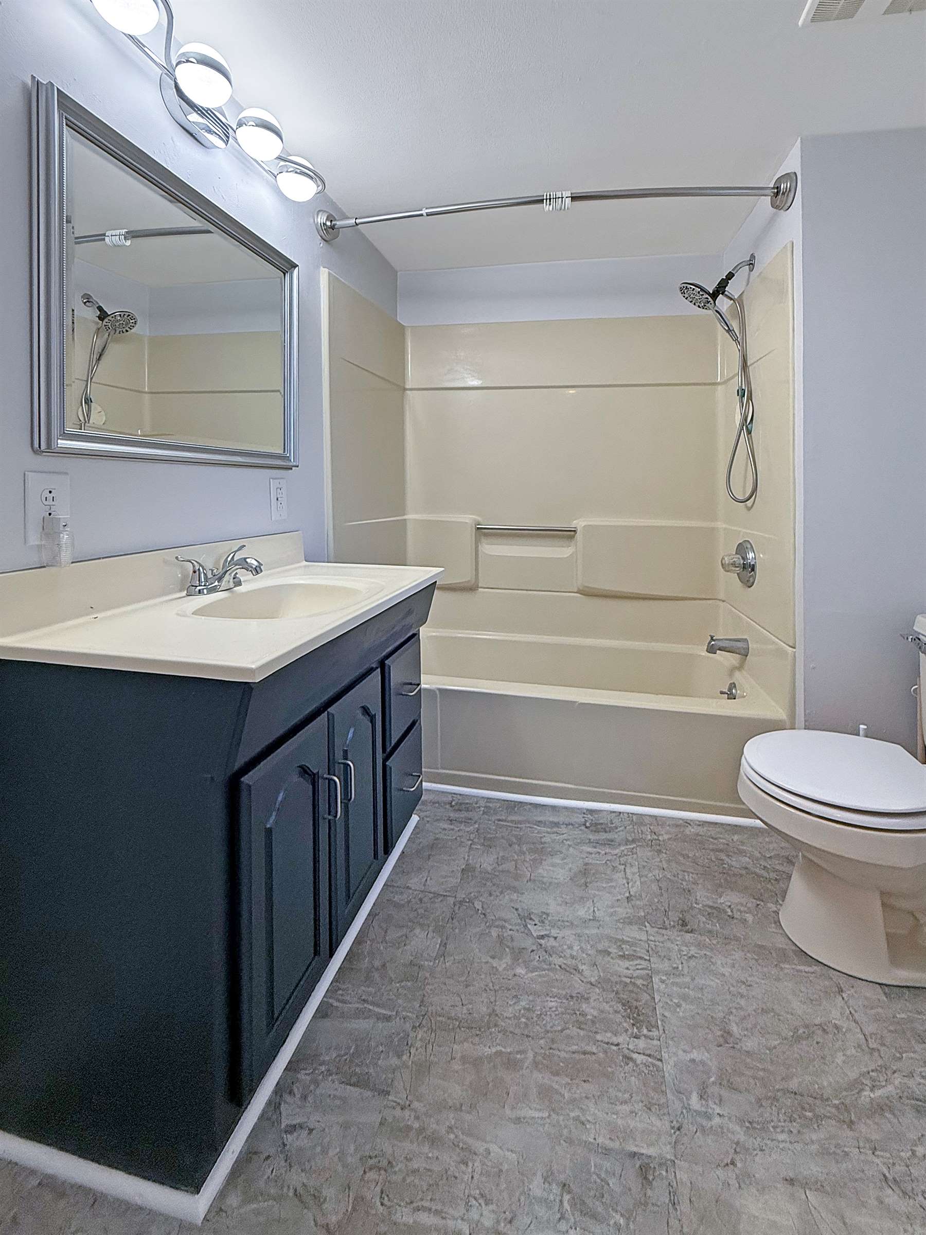 1710 N 28th St, Terre Haute, IN 47804