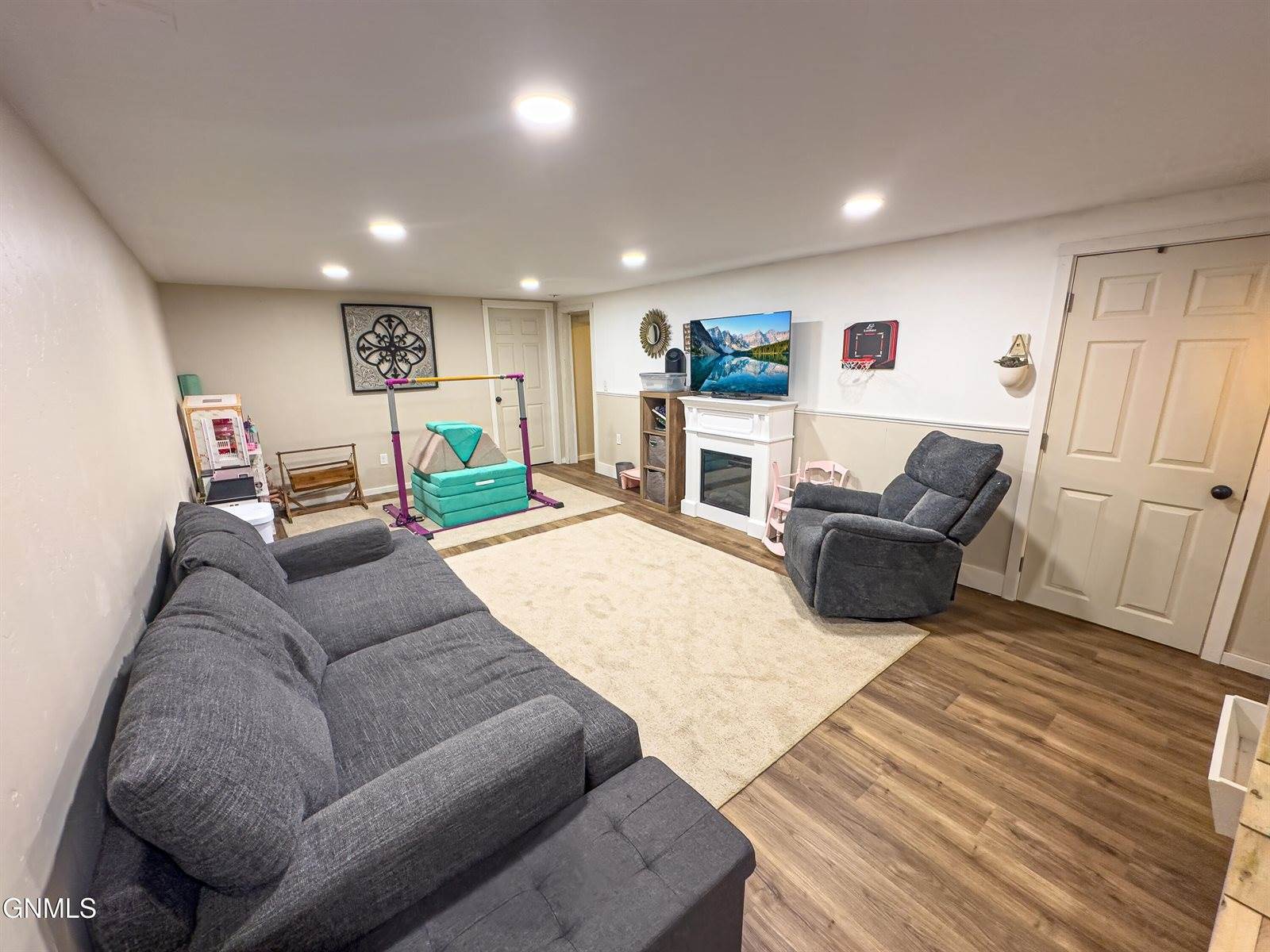 1606 8th Avenue West, Williston, ND 58801