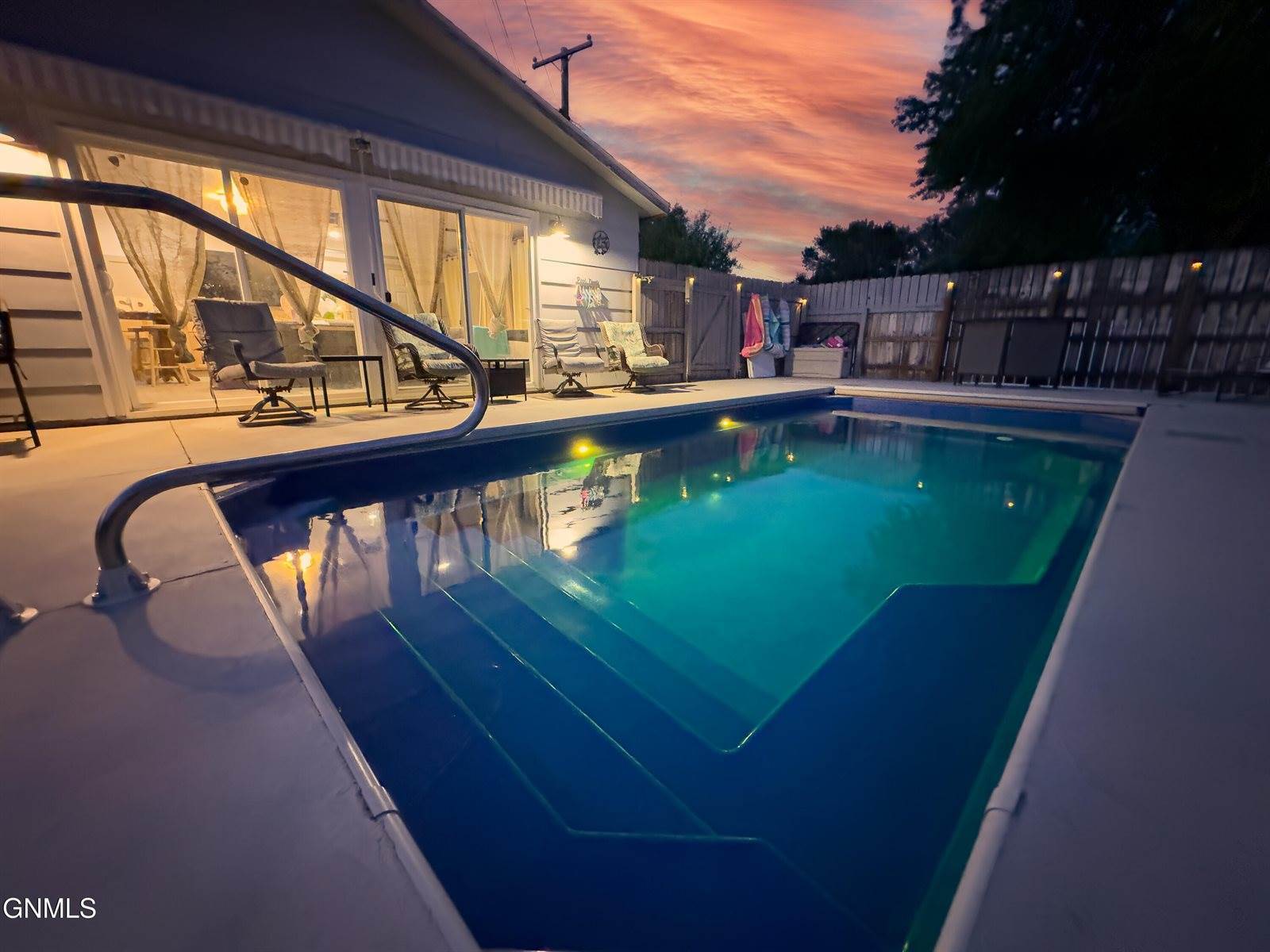 1606 8th Avenue West, Williston, ND 58801