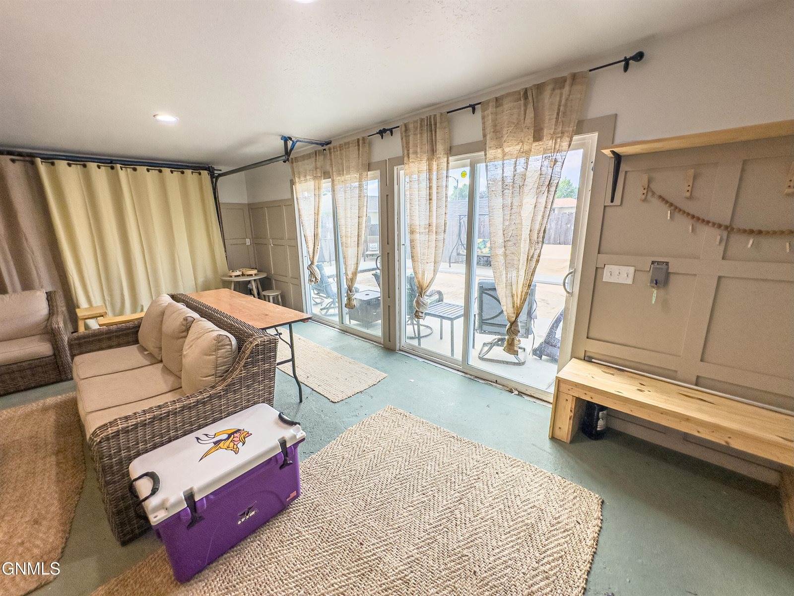 1606 8th Avenue West, Williston, ND 58801