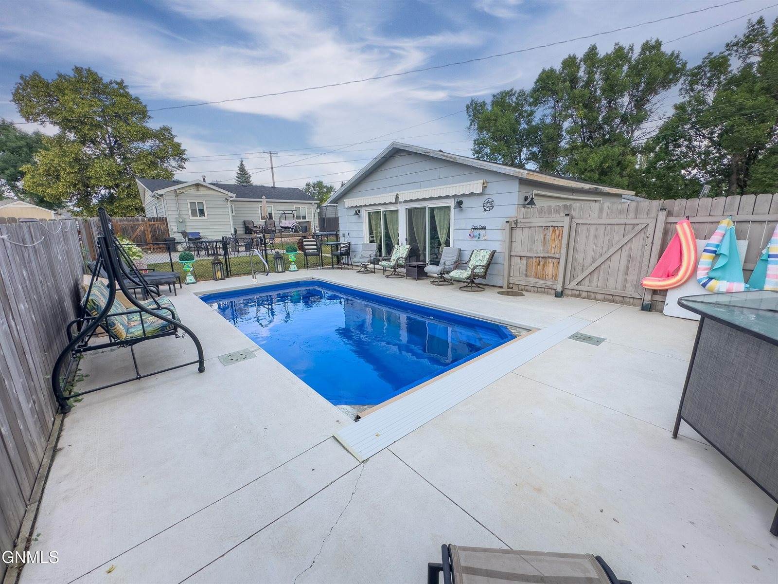 1606 8th Avenue West, Williston, ND 58801