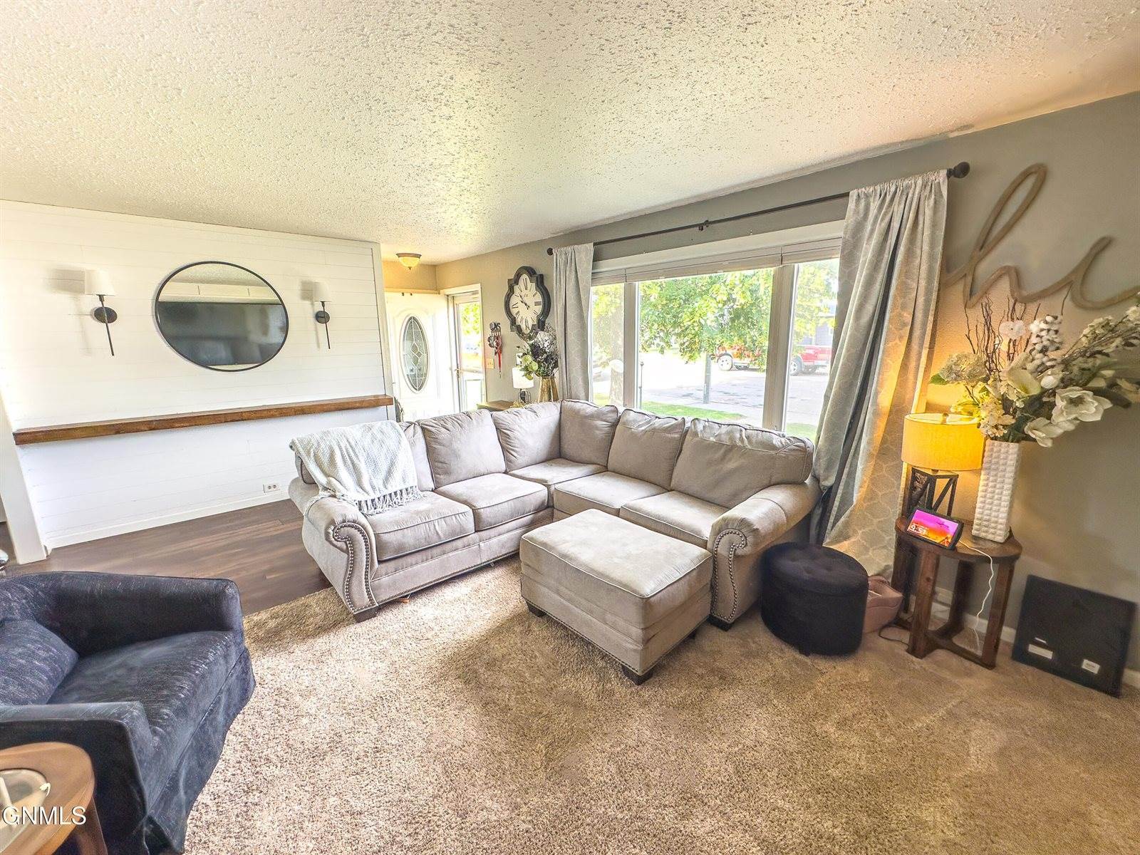 1606 8th Avenue West, Williston, ND 58801