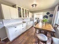 1606 8th Avenue West, Williston, ND 58801