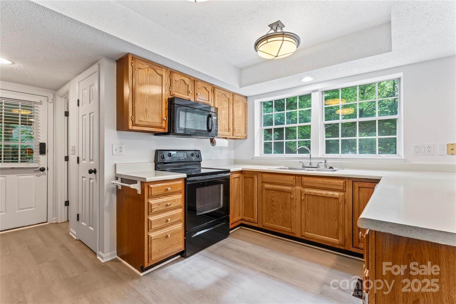 9833 White Cascade Drive, Charlotte, NC 28269